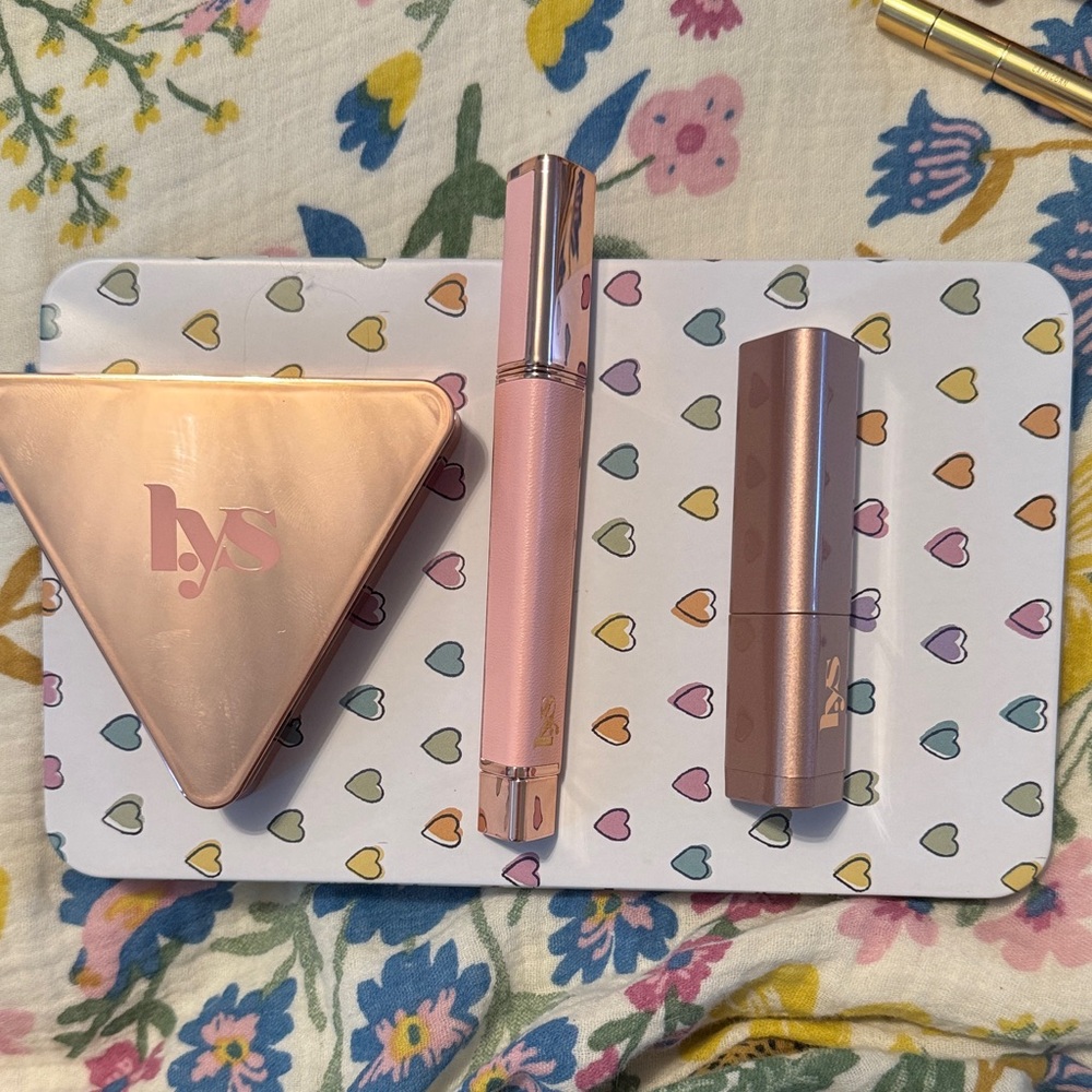 HYS Pink Metallic Compact & Lipstick Set - Pink Finish